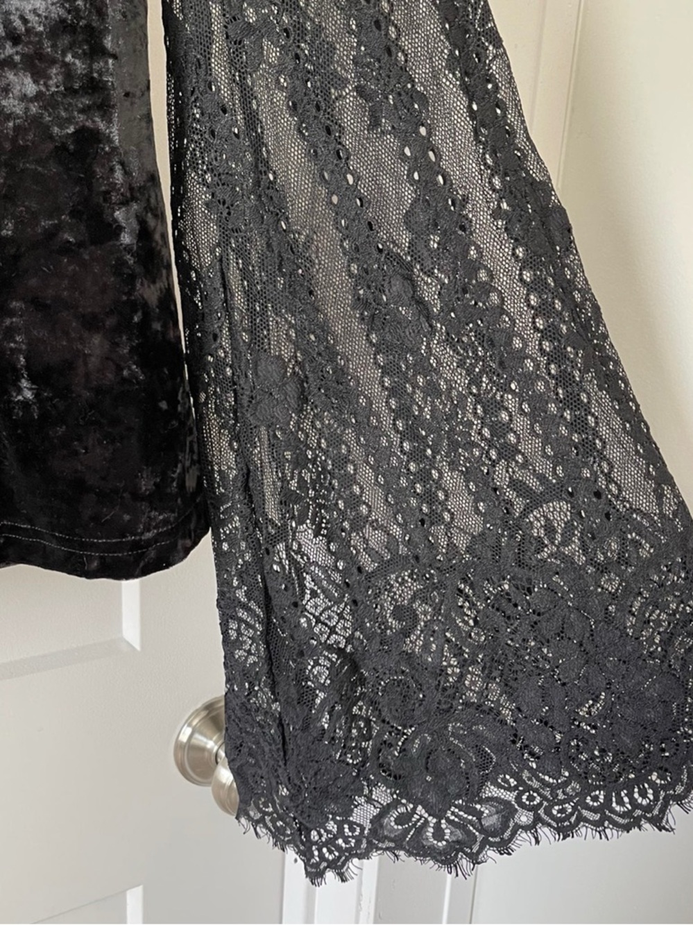 NWOT Jawbreaker Velvet Top With Lace Bell Sleeves - Picture 5 of 7